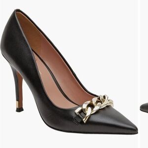 Elegant Black Heels with Gold Chain Accent